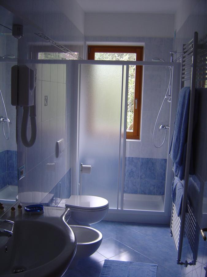 Hotel Residence Panoramica Бренцоне сул Гарда Екстериор снимка